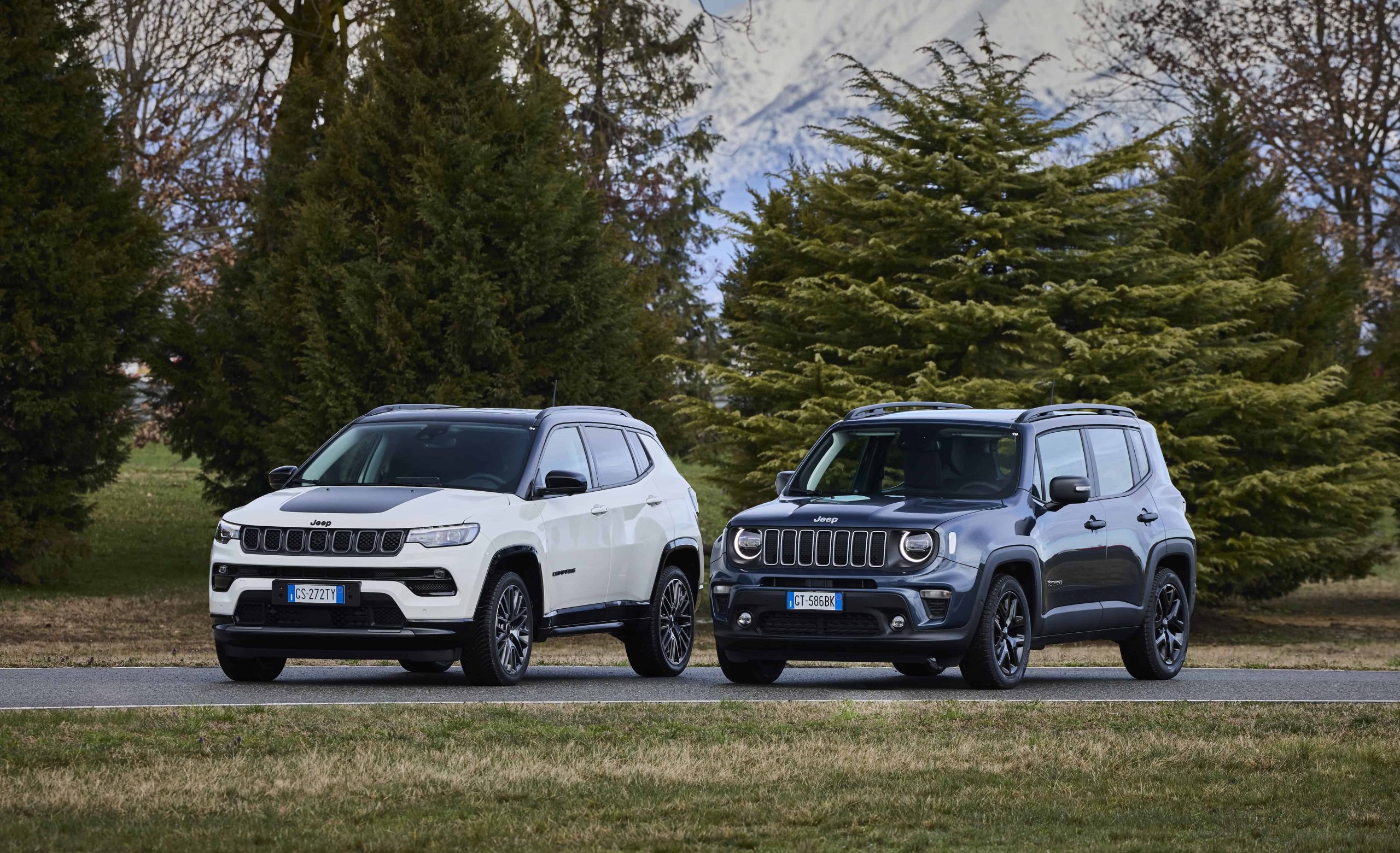 Jeep Renegade e o Jeep Compass MY24 exibem a sua tecnologia de ponta